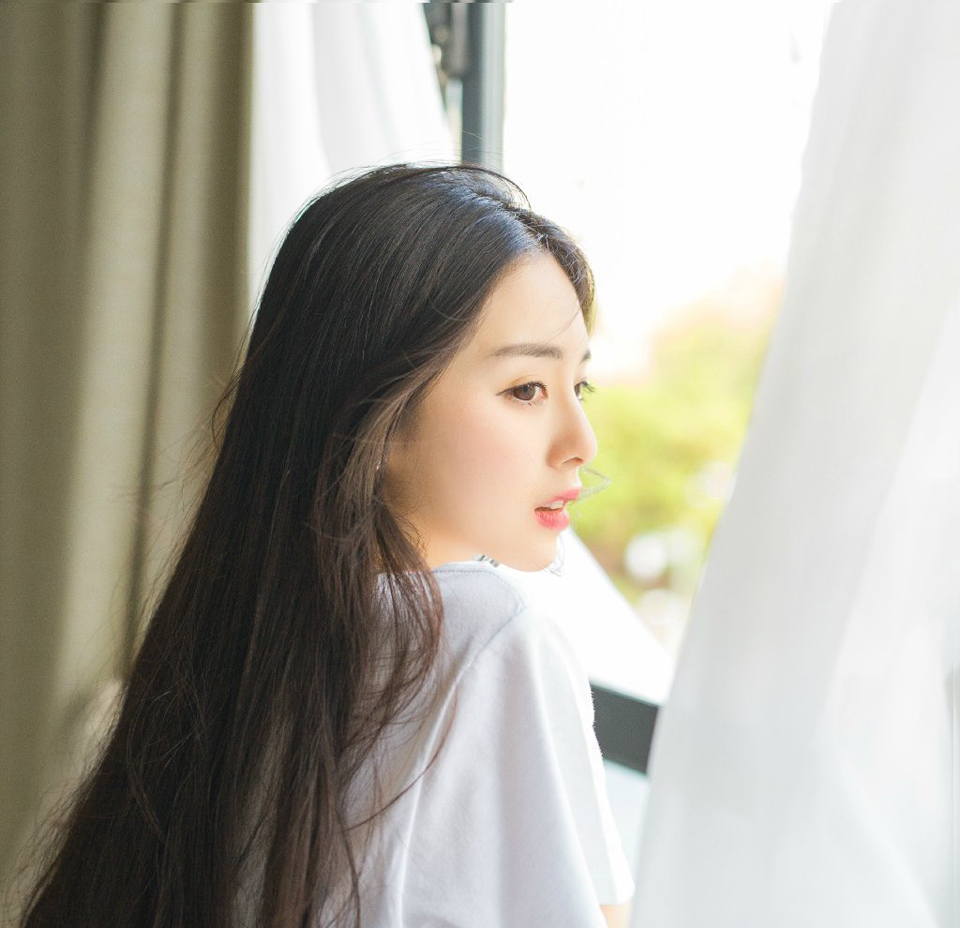 邓贤见魏延目光看来，微微点头，随即看向两人道：“我且问你们，那垫江城守将是何人？”